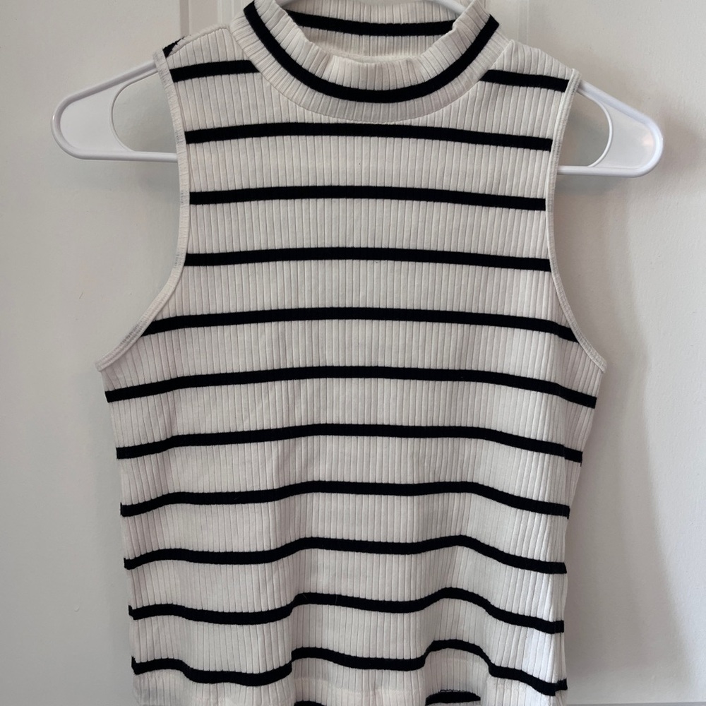 Old Navy Ribbed Fitted Tank Top Black and White